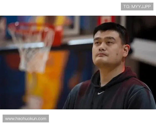 姚明06年辉煌时刻回顾：从新秀到篮球巨星的蜕变之路